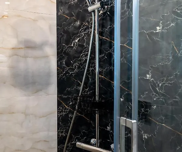 公寓 Modern 2Bd 2Ba Designer Apartment - Prime Location By Flat Mаnager